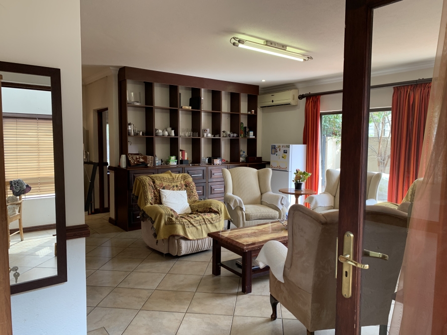 5 Bedroom Property for Sale in Birdwood Estate North West